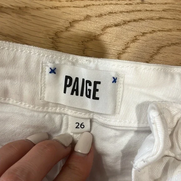 PAIGE Dani Denim Jean shorts - Picture 4 of 6